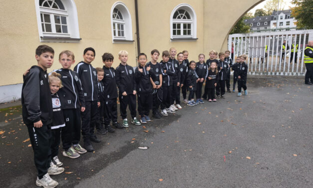 Ein ganz besonderer Abend für unsere E2! 🦓🖤🤍⚽️
